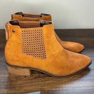 Cole Haan Val Bootie in British Tan Suede- size 8.5B